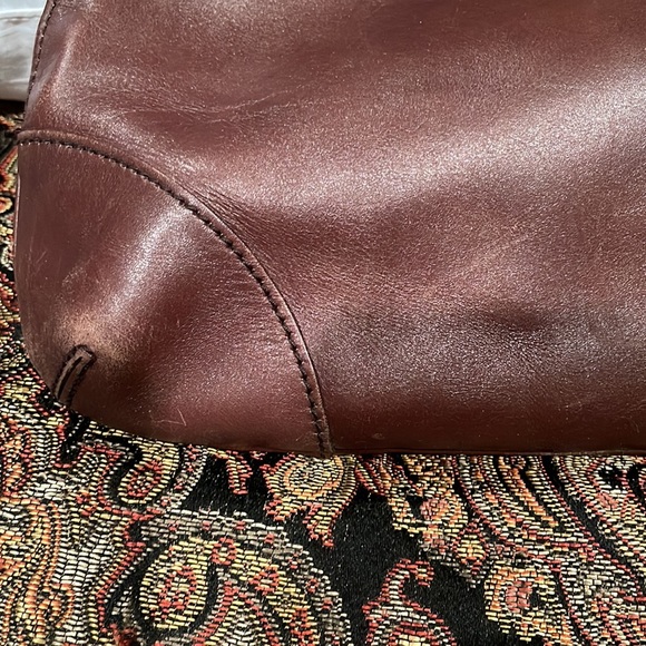 Gucci Shoulder Bag - Picture 5 of 12